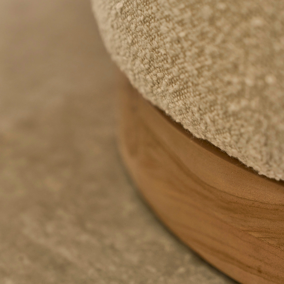 POU0001-pouf_en_teck_massif_et_tissu_bouclette_blanc_o55_cm-05.jpg