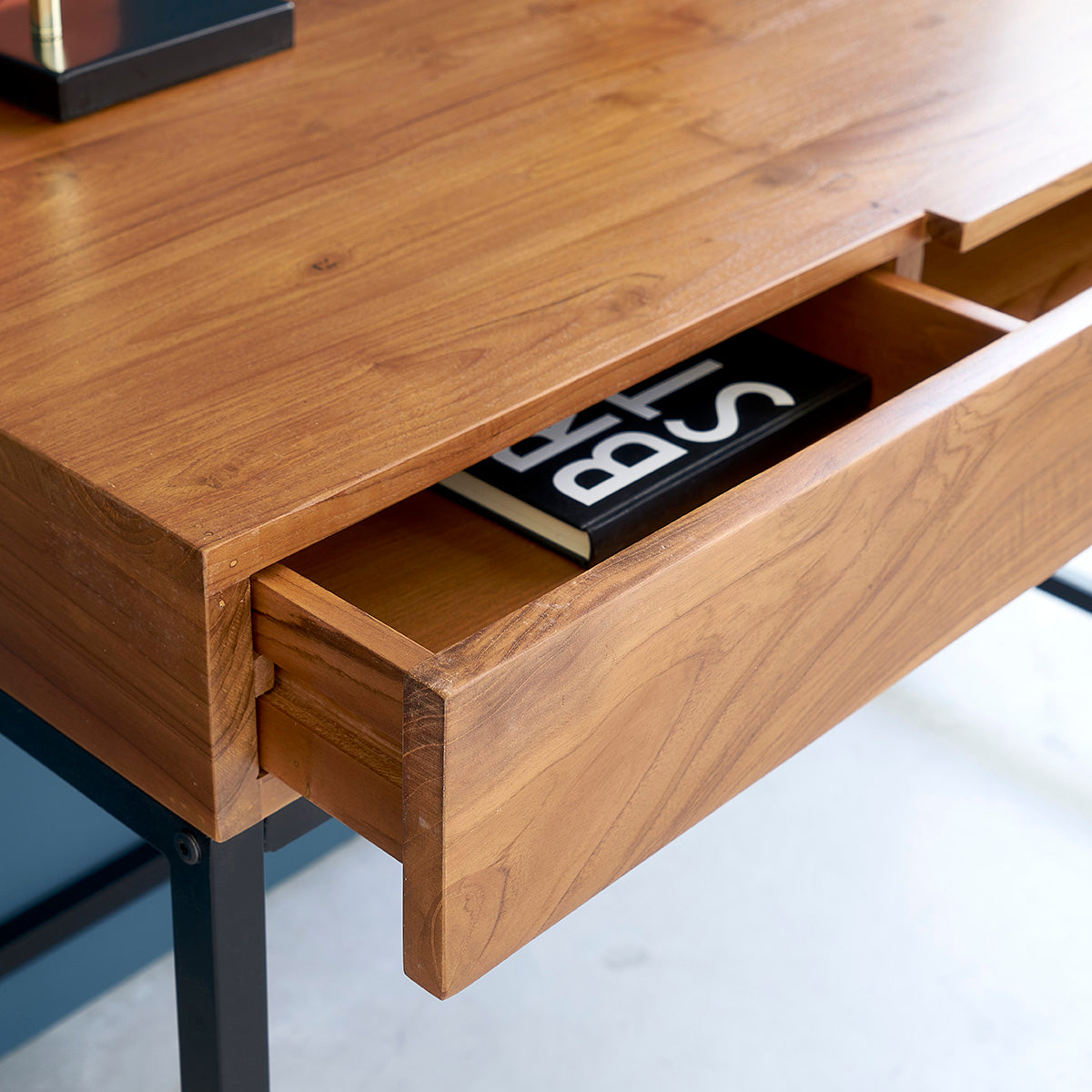 LINA - Escritorio de teca maciza y metal 120 cm