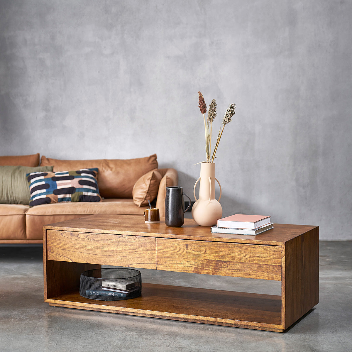 1062-table_basse_en_mindi_massif_finition_noyer_140_cm-06.jpg