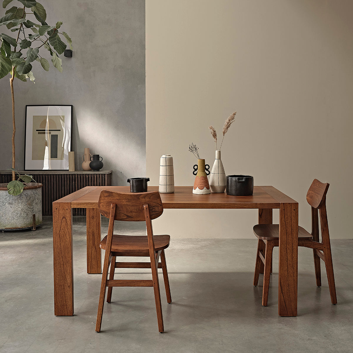 1070-lot_de_2_chaises_en_mindi_massif_finition_noyer-06.jpg