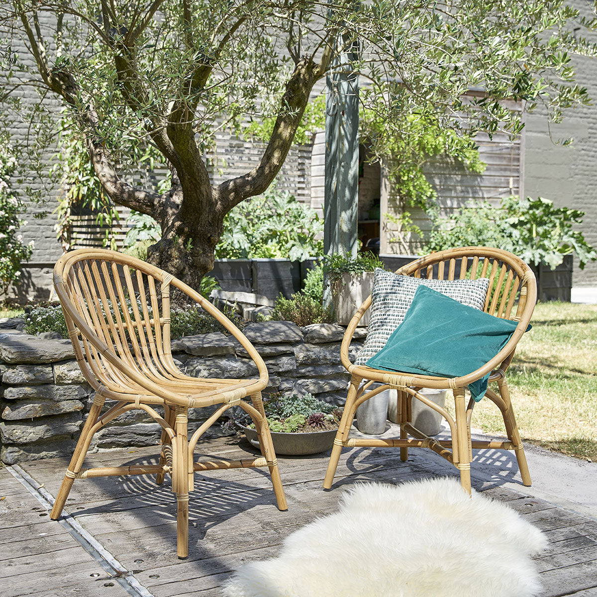 1080B-lot_de_2_fauteuils_en_rotin-03.jpg