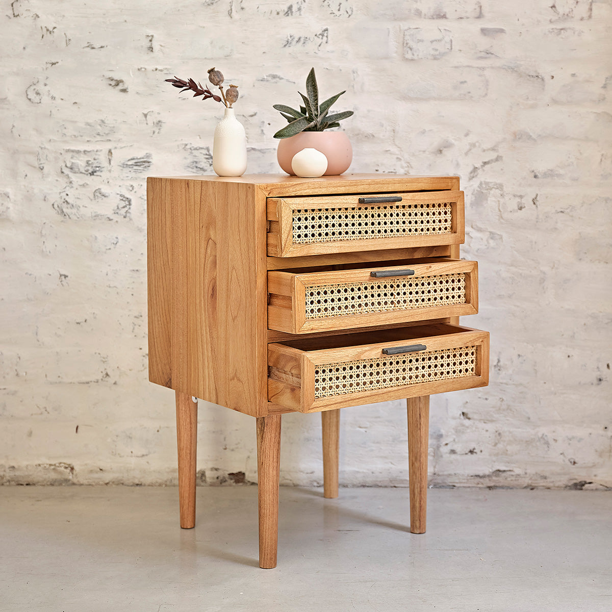 ALBA - Mesita de noche de mindi macizo y rejilla 40 cm