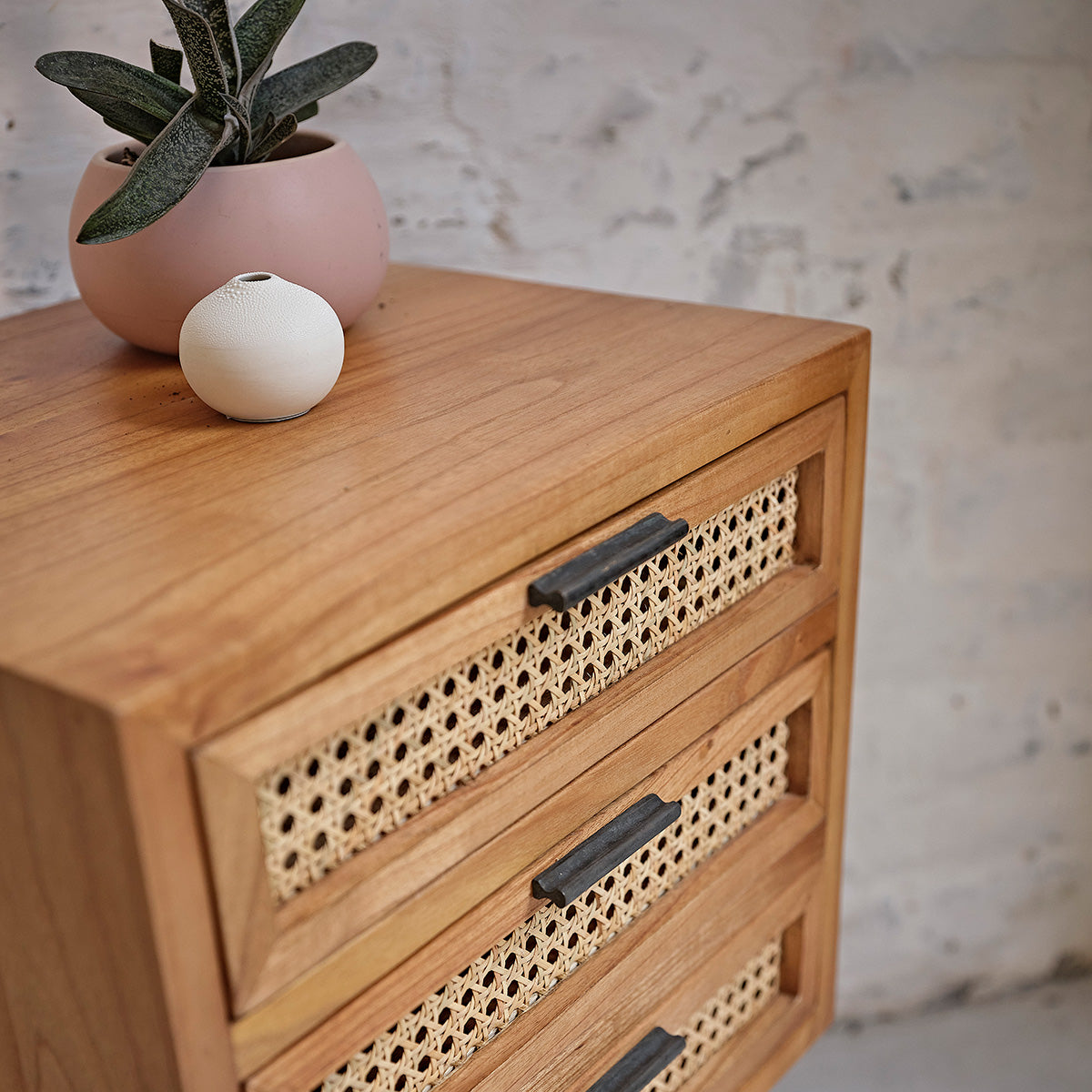 ALBA - Mesita de noche de mindi macizo y rejilla 40 cm