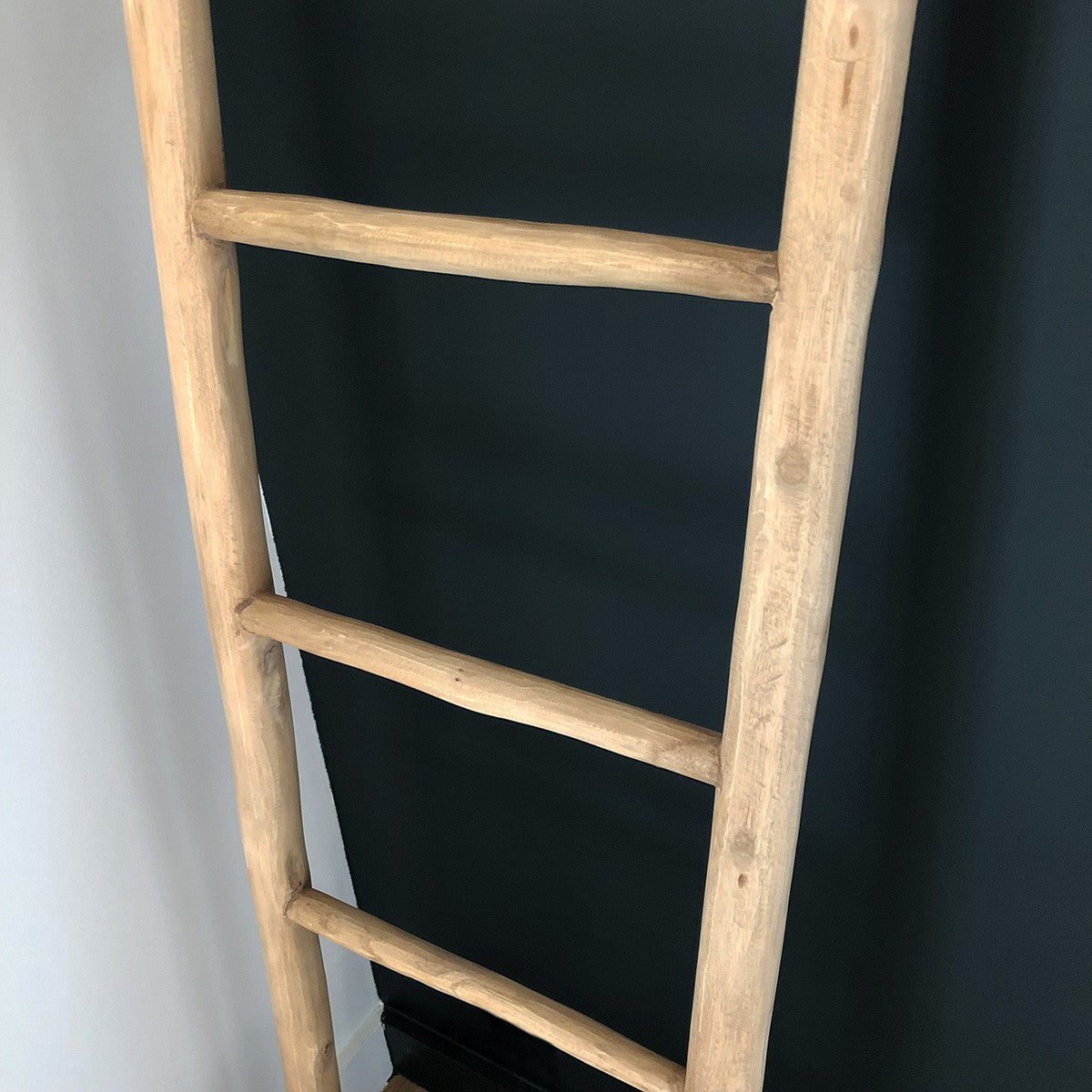 CLARA - Toallero escalera de teca maciza 170 cm