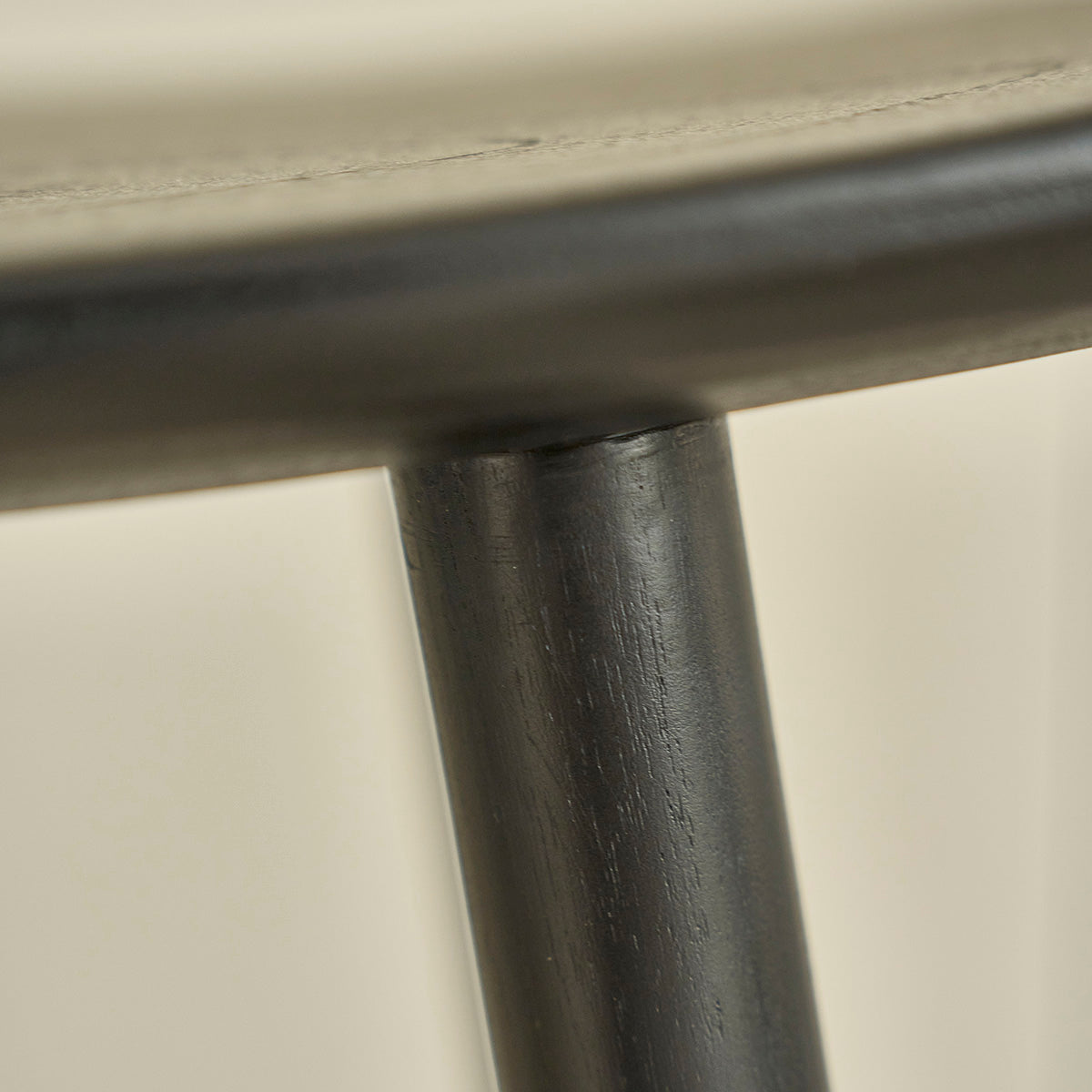 1816-tabouret_de_bar_en_teck_massif_noir_75_cm-06.jpg