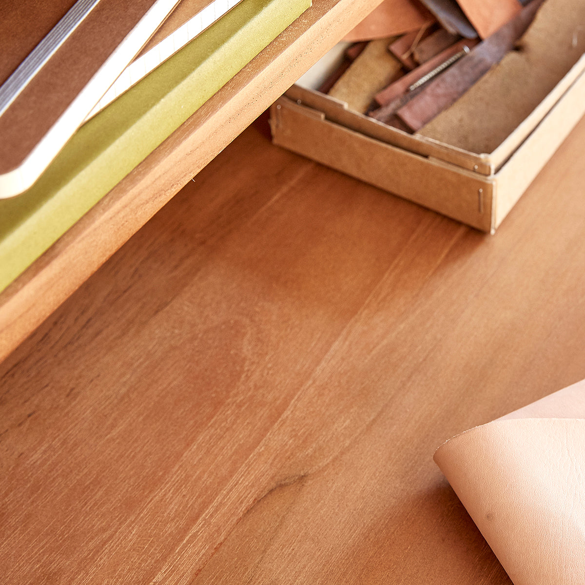 ISAURE - Escritorio de teca maciza de 110 cm