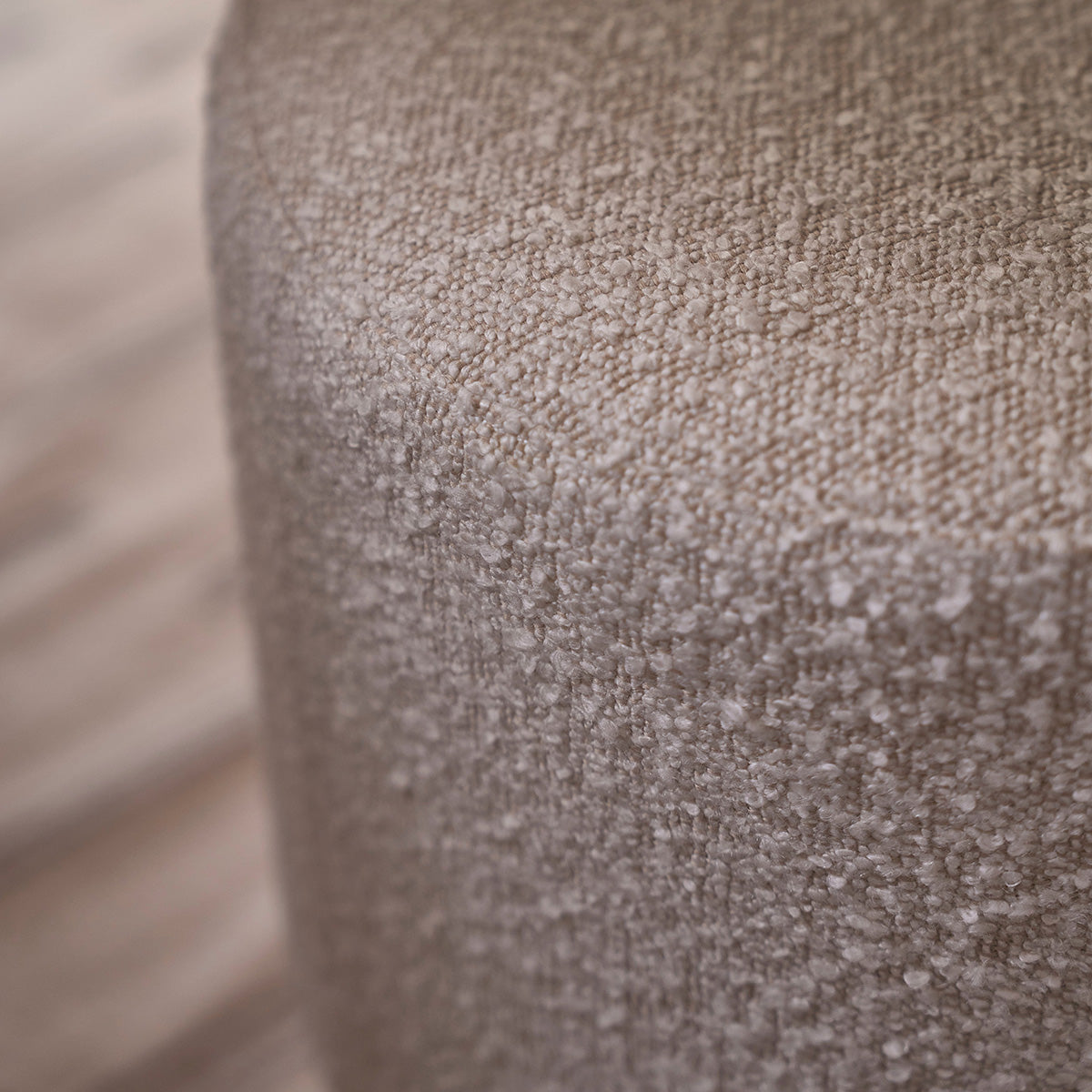 SERENE - Puf de teca maciza y tejido bouclette blanco Ø38 cm