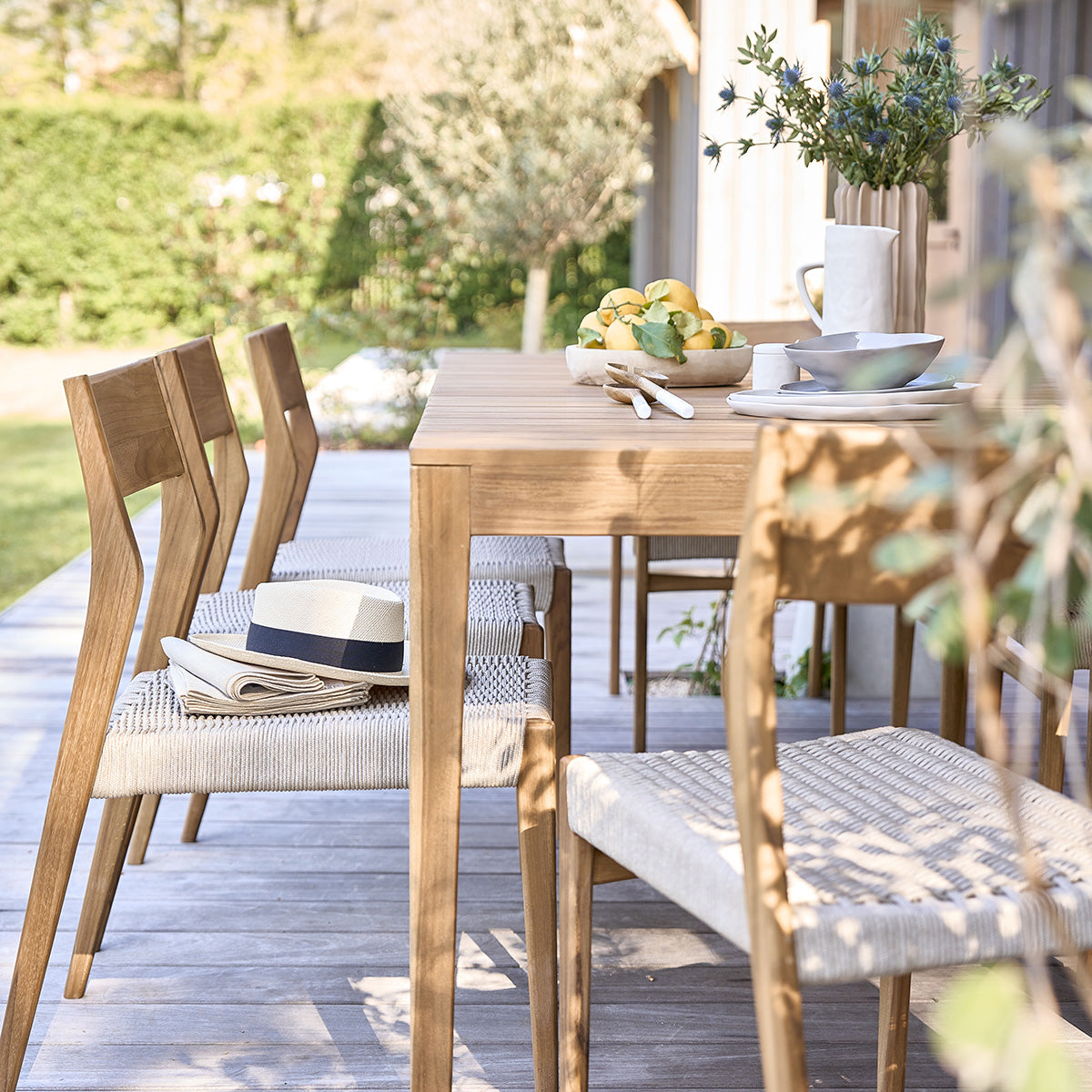 31A-salon_de_jardin_en_teck_massif_et_cordage_beige_8_pers-08.jpg