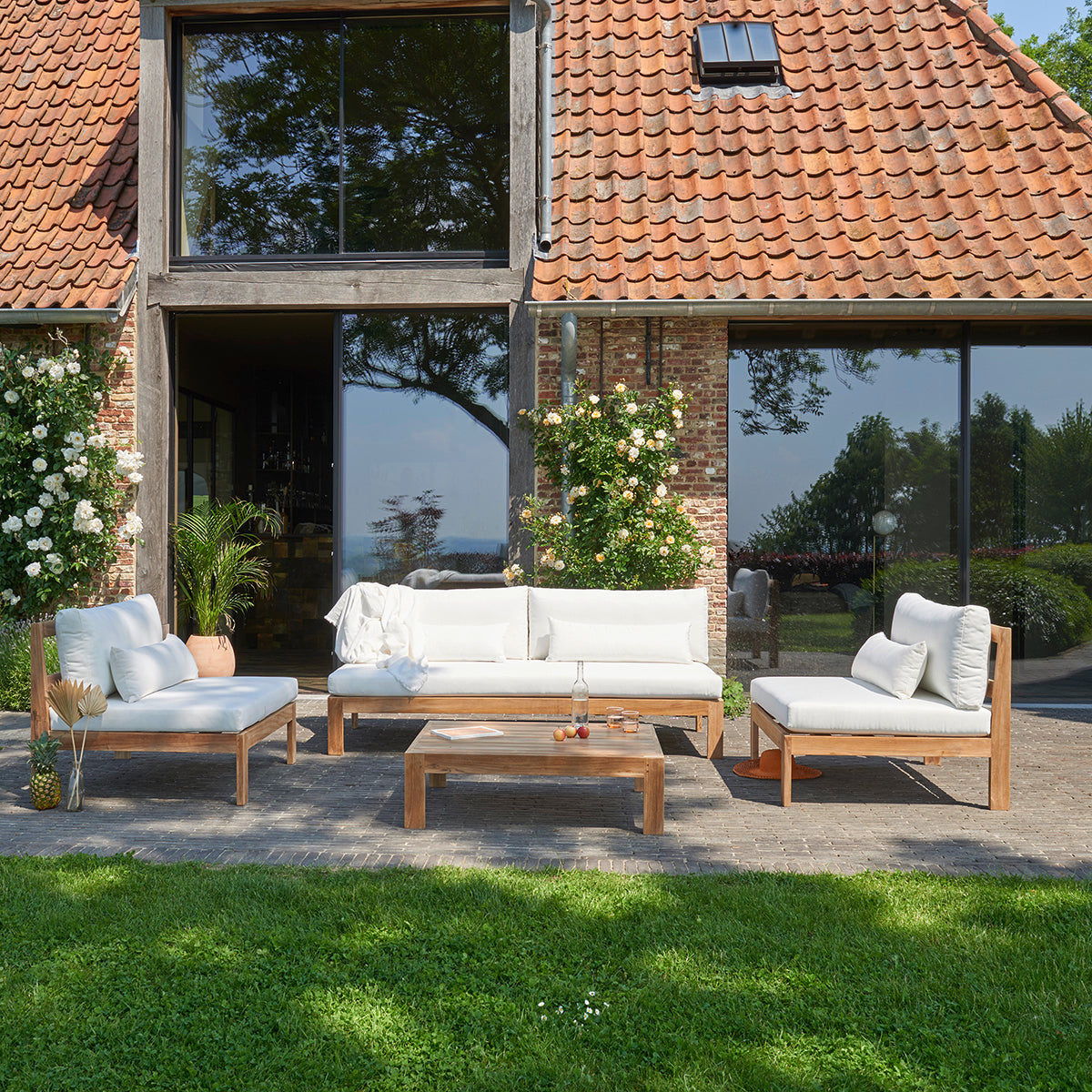 60-canape_de_jardin_en_teck_massif_blanc_3_places-06.jpg