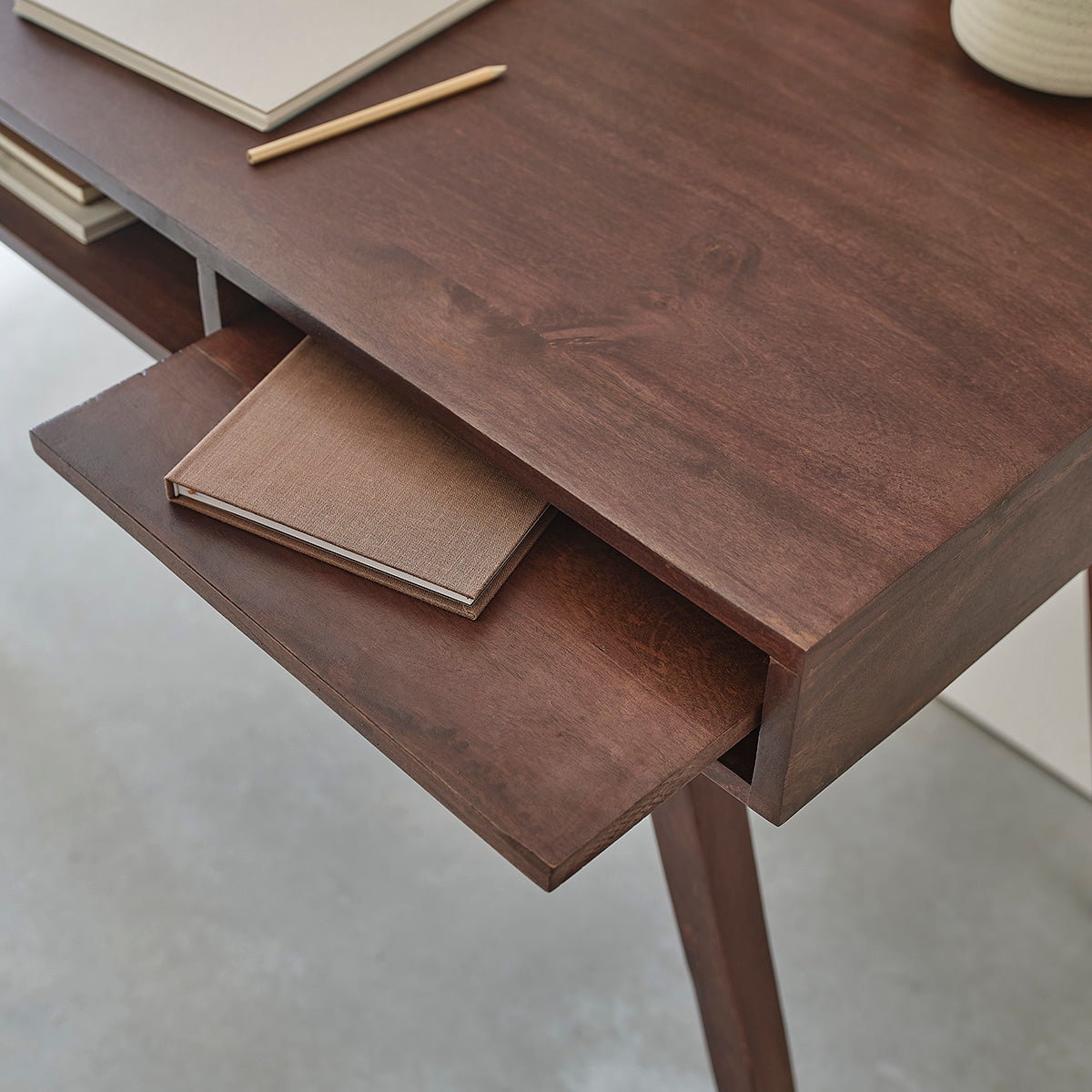 BRUNE - Escritorio de mango macizo de 120 cm