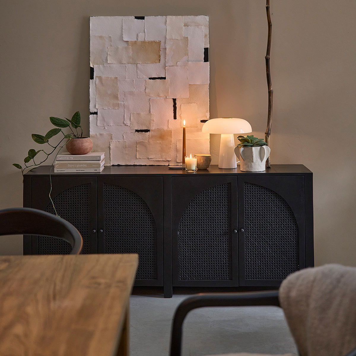 ZULMA - Aparador de mango macizo y rejilla negra de 175 cm