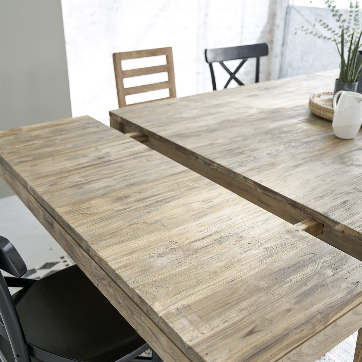 912-table_en_teck_massif_recycle_extensible_12_pers-04.jpg