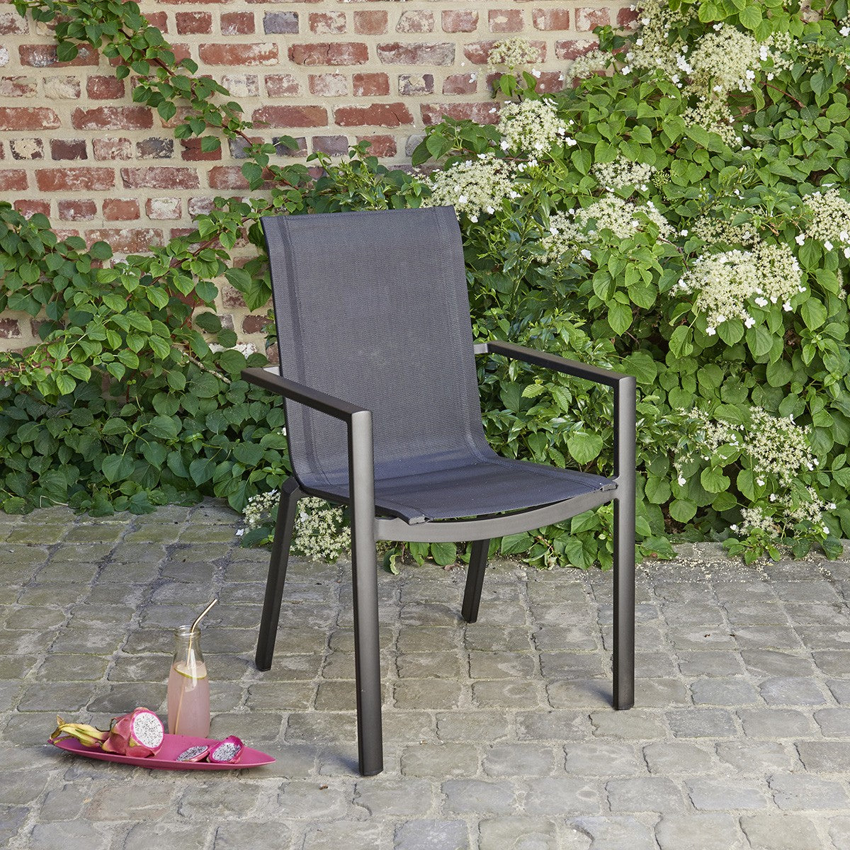 5016A-salon_de_jardin_en_aluminium_et_textilene_noir_8_pers-04.jpg