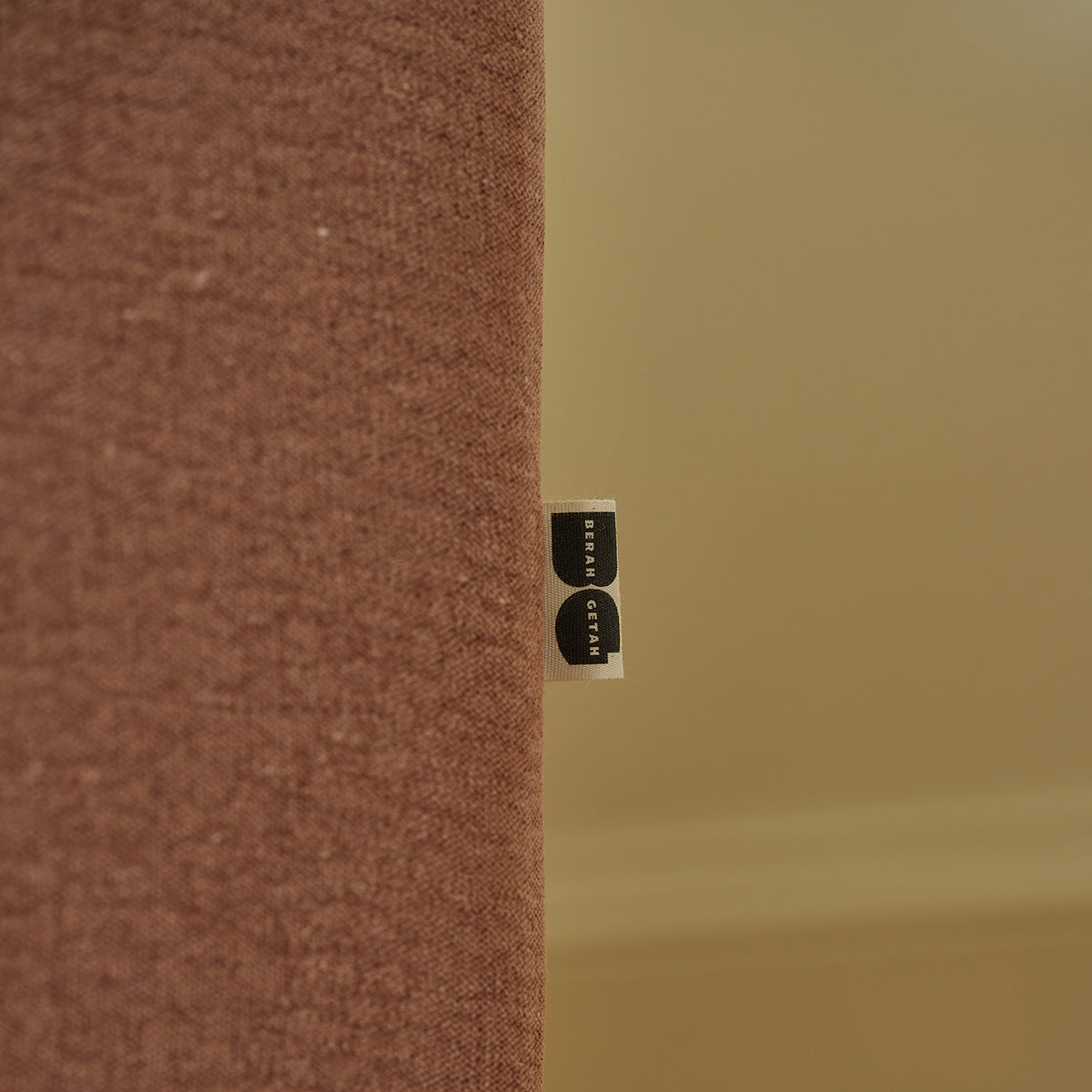 CAN0048-canape_convertible_3_places_en_tissu_effet_lin_terracotta-07.jpg