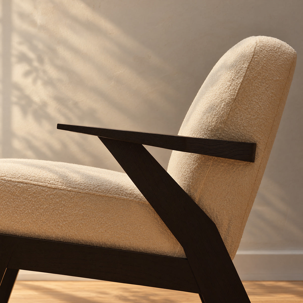 FAU0013-fauteuil_en_mindi_massif_noir_et_tissu_bouclette_creme-06.jpg