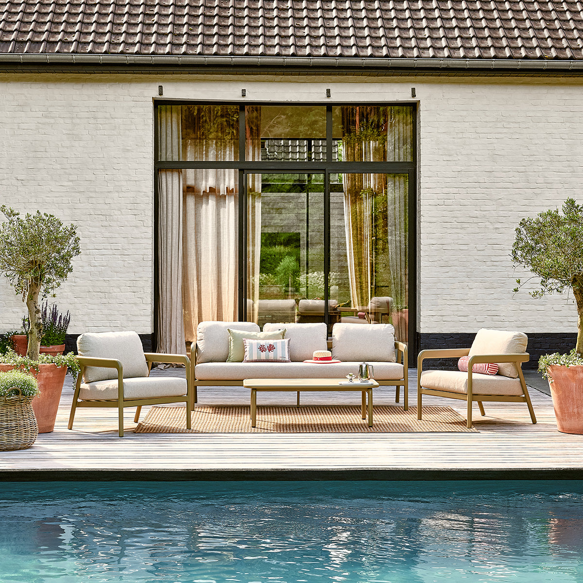 SBJ0002-salon_de_jardin_bas_en_aluminium-01.jpg