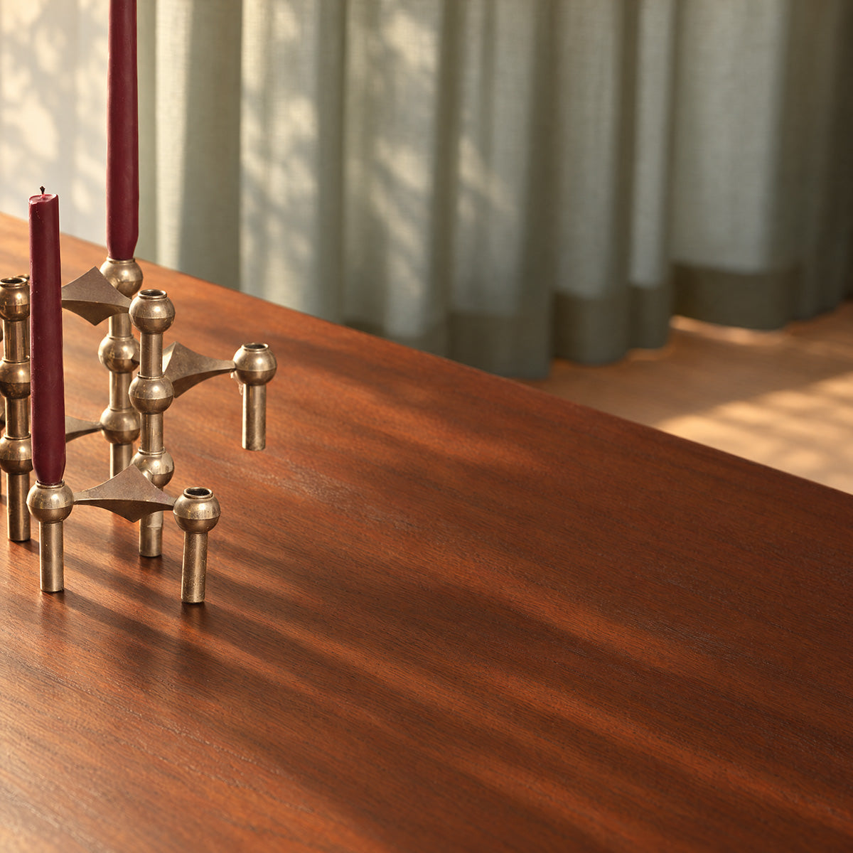 TAB0005-table_en_mindi_8_pers-06.jpg