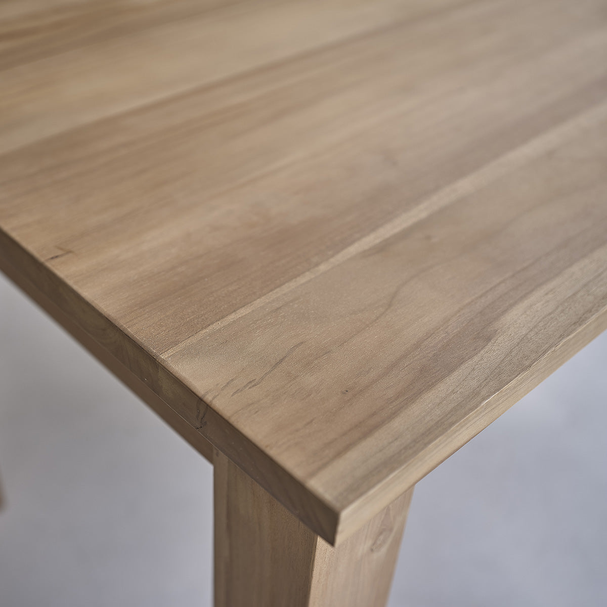 128-table_en_teck_massif_8_pers-05.jpg
