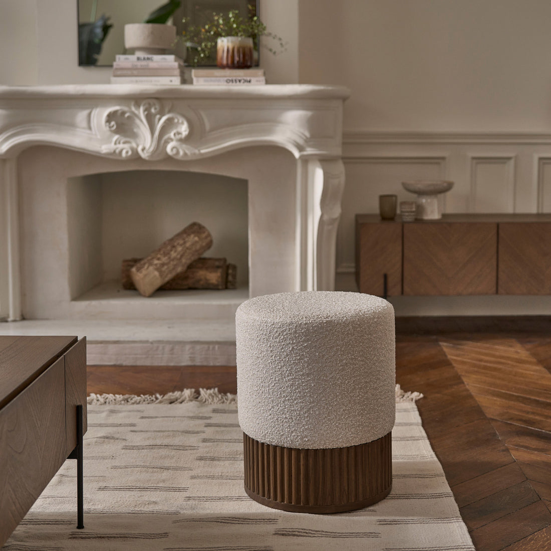 TANE - Puf de mindi macizo y tejido bouclette blanco Ø38 cm