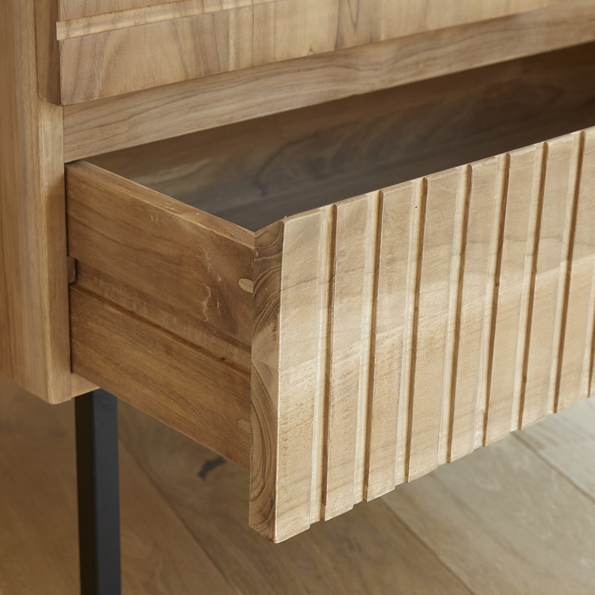 153-armoire_en_teck_massif_95_cm-05.jpg