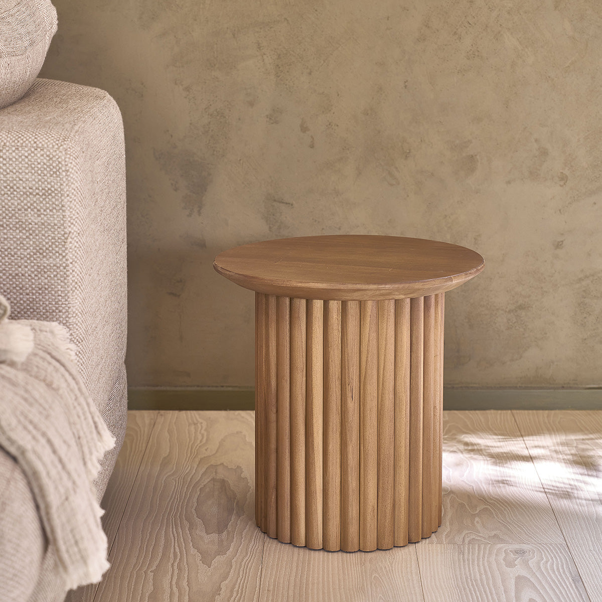 COLINE - Mesa auxiliar redonda de teca maciza