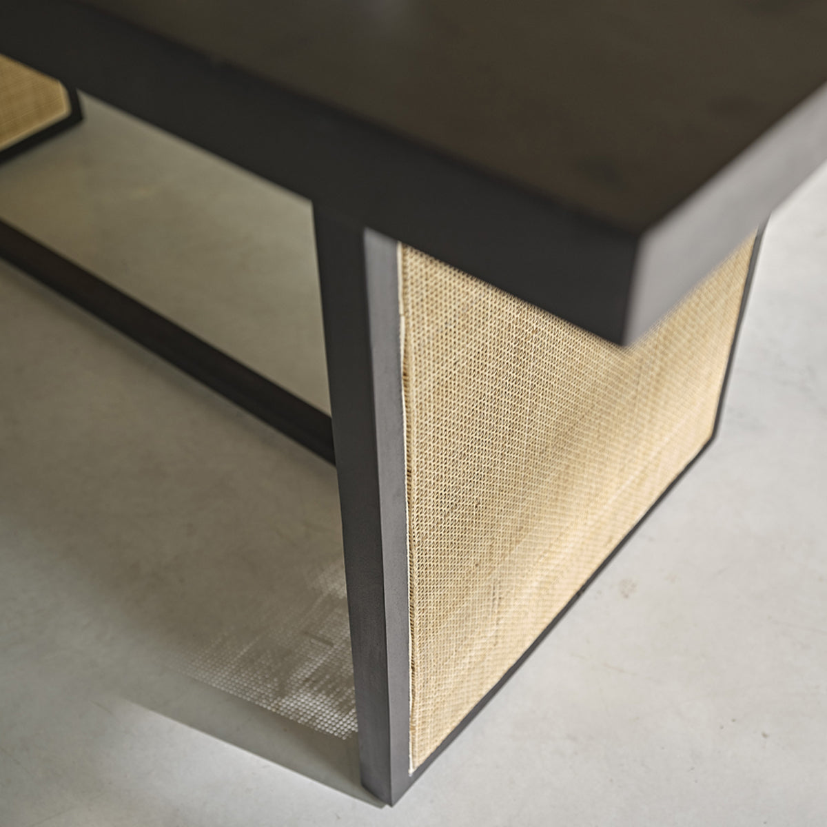 BLAISE - Mesa de mango macizo y rejilla para 6 pers.