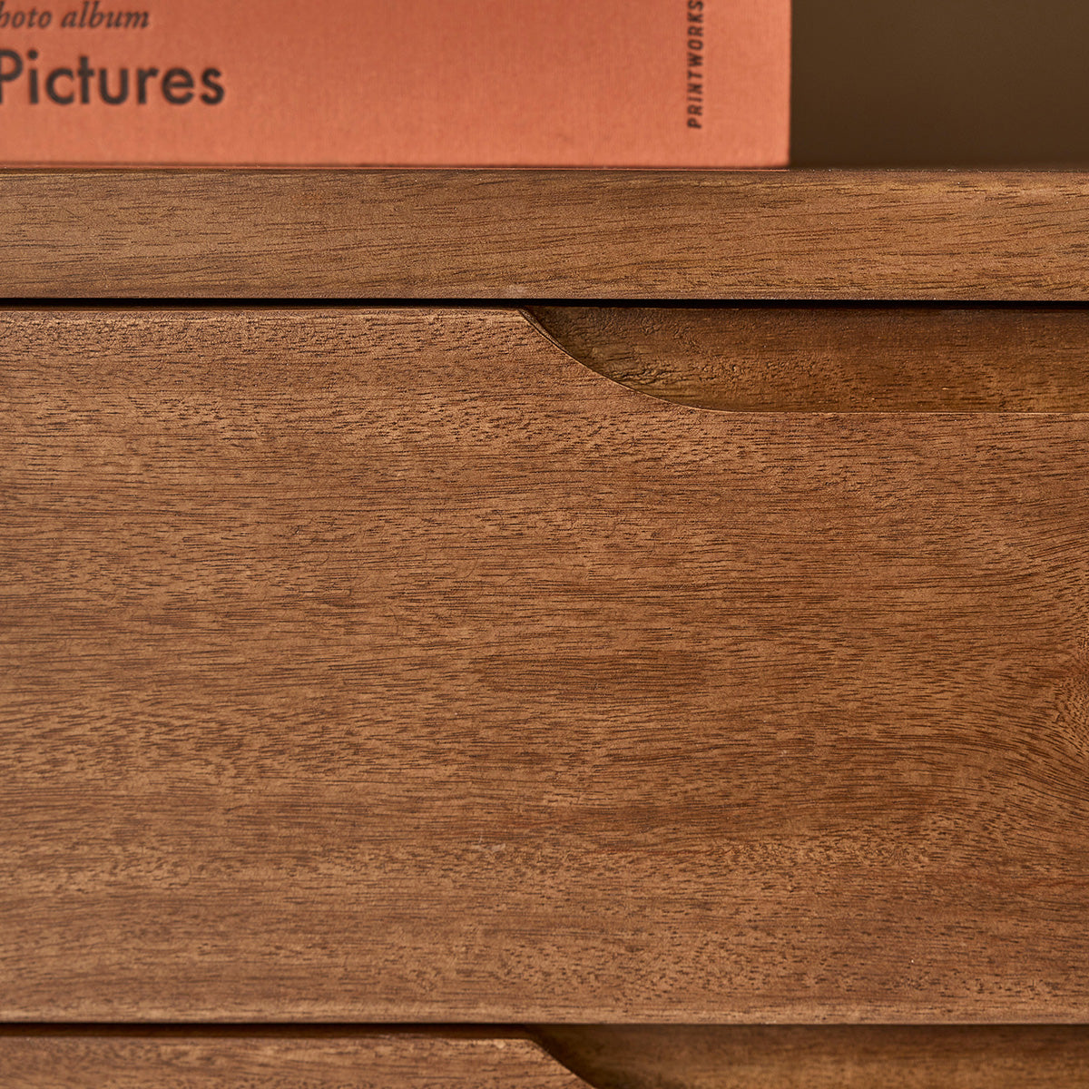 NOVA - Librería de madera maciza de mango, 118 cm