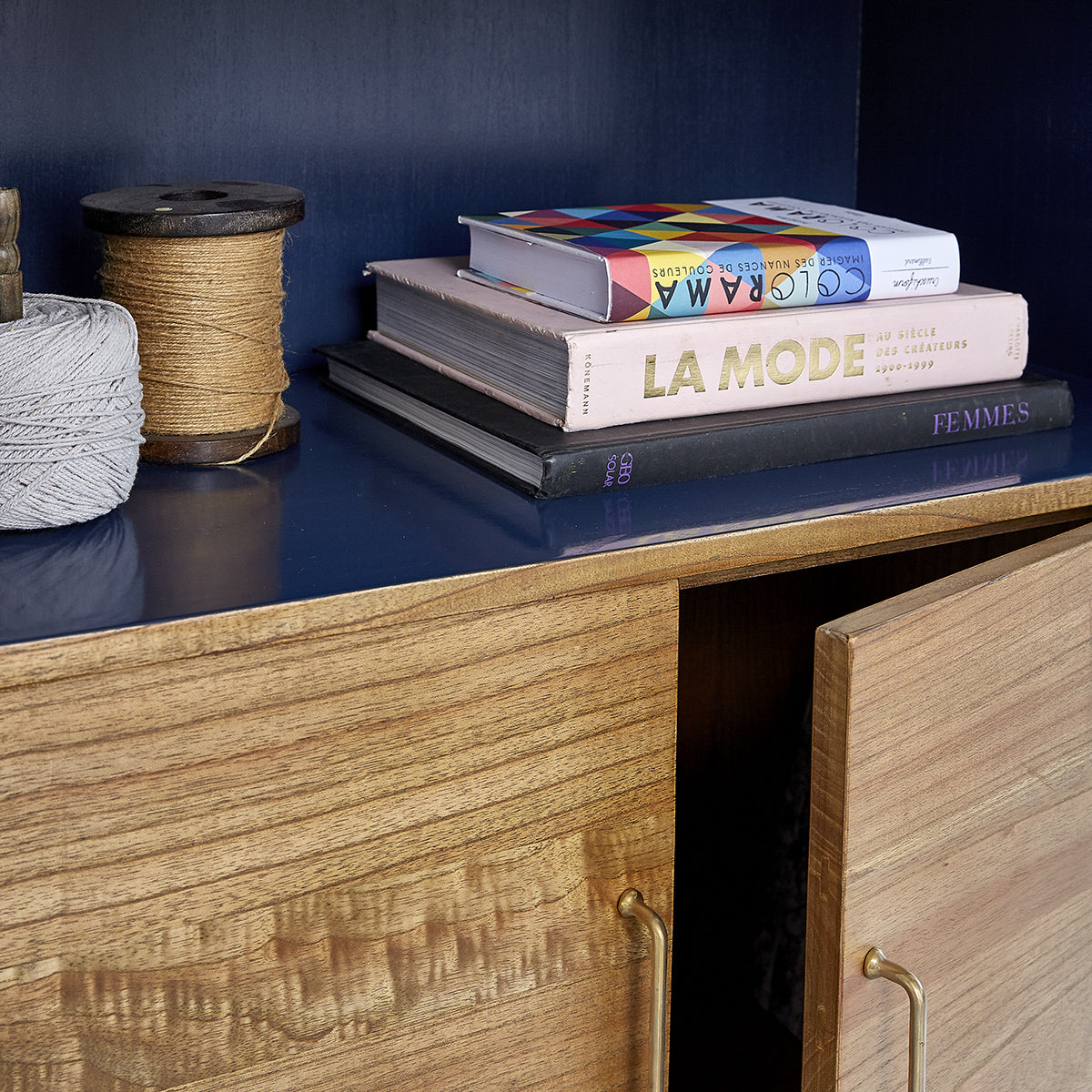 PIA - Librería de mindi macizo 85 cm