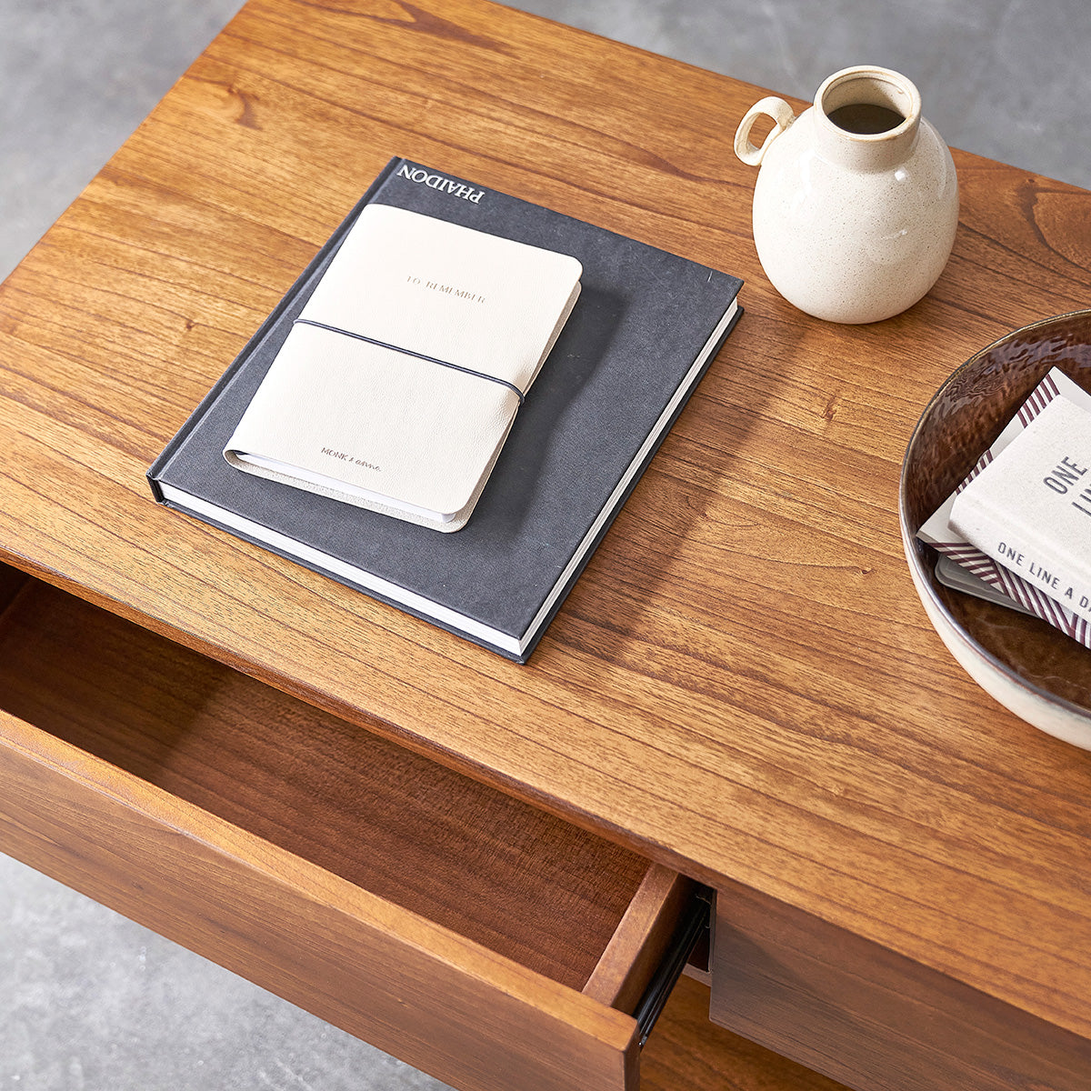 MILO - Mesa de centro de mindi macizo acabado nogal 120 cm