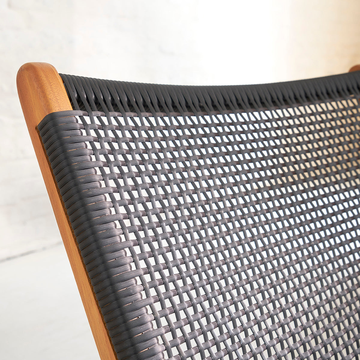 LINA - Sillón de teca maciza y tejido