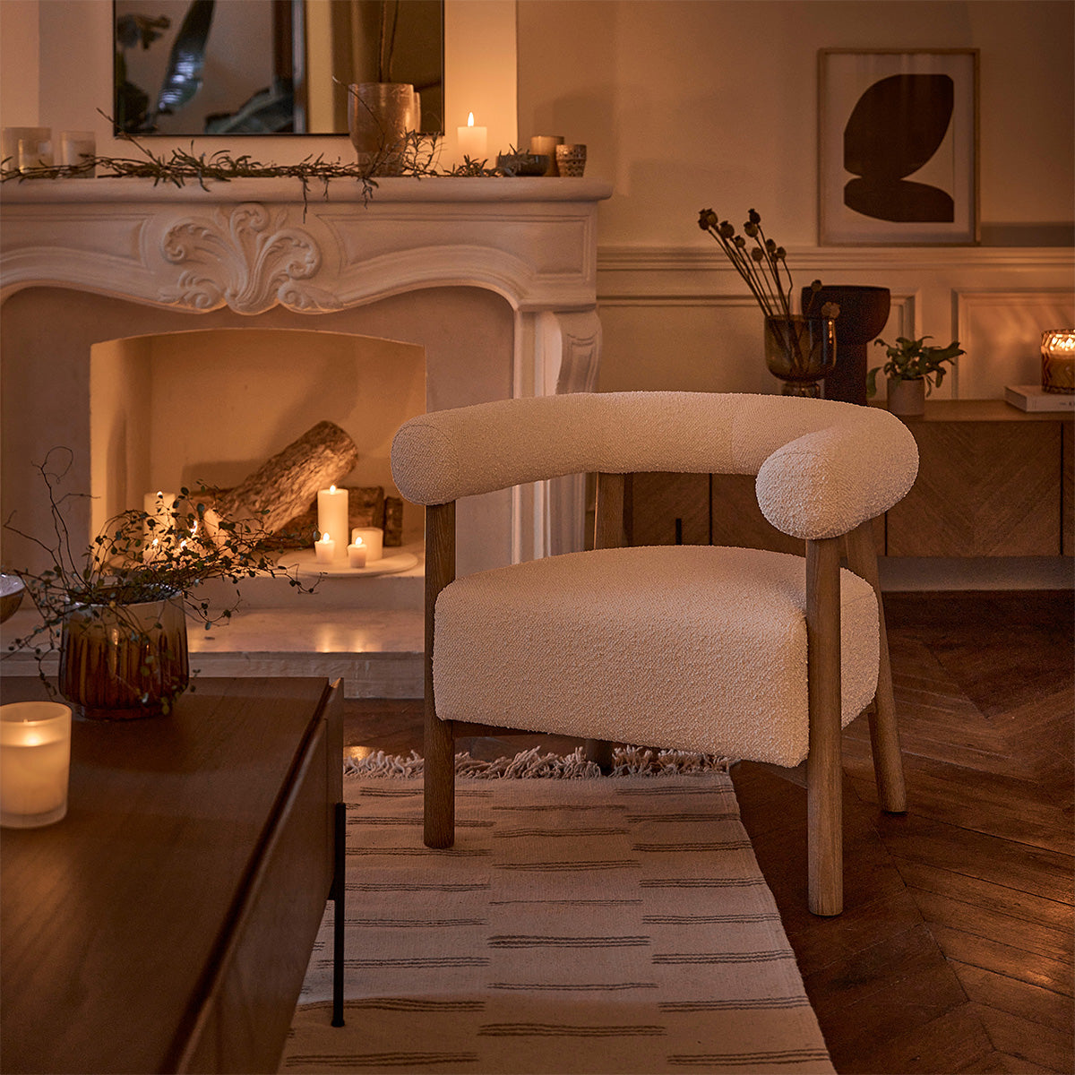 DUNE - Sillón redondo de roble macizo y tejido bouclette color crudo