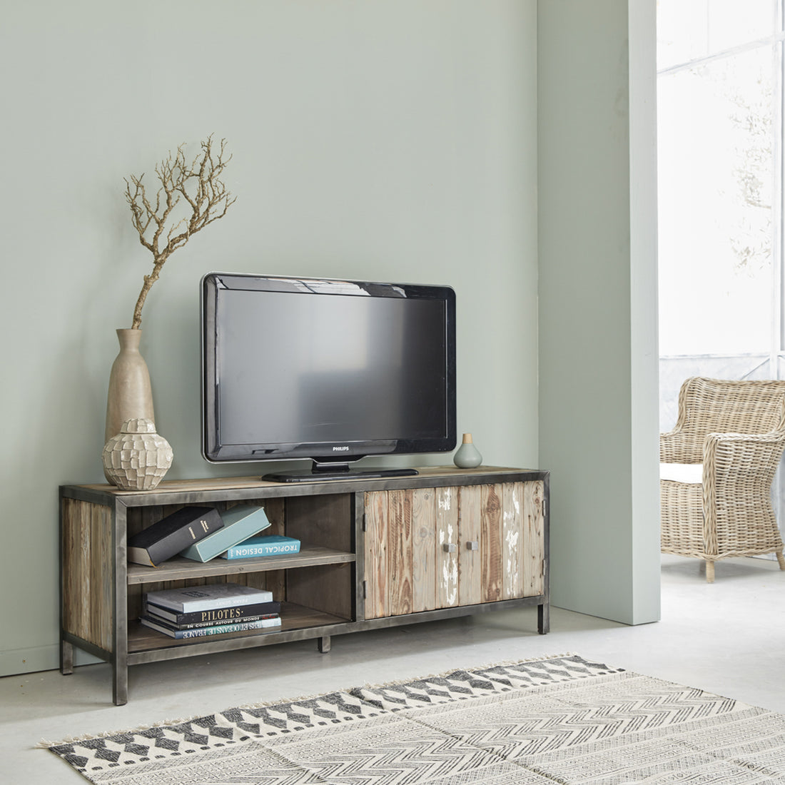 INDUS - Mueble de TV de madera maciza reciclada y metal 150 cm