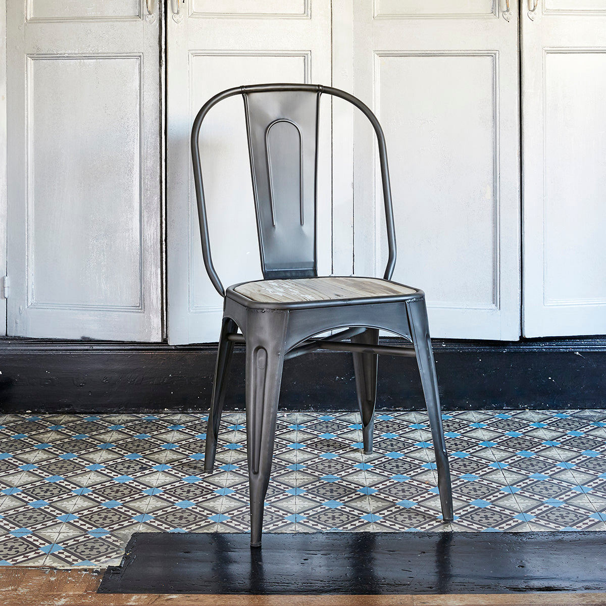 INDUS - Silla de madera reciclada maciza y metal