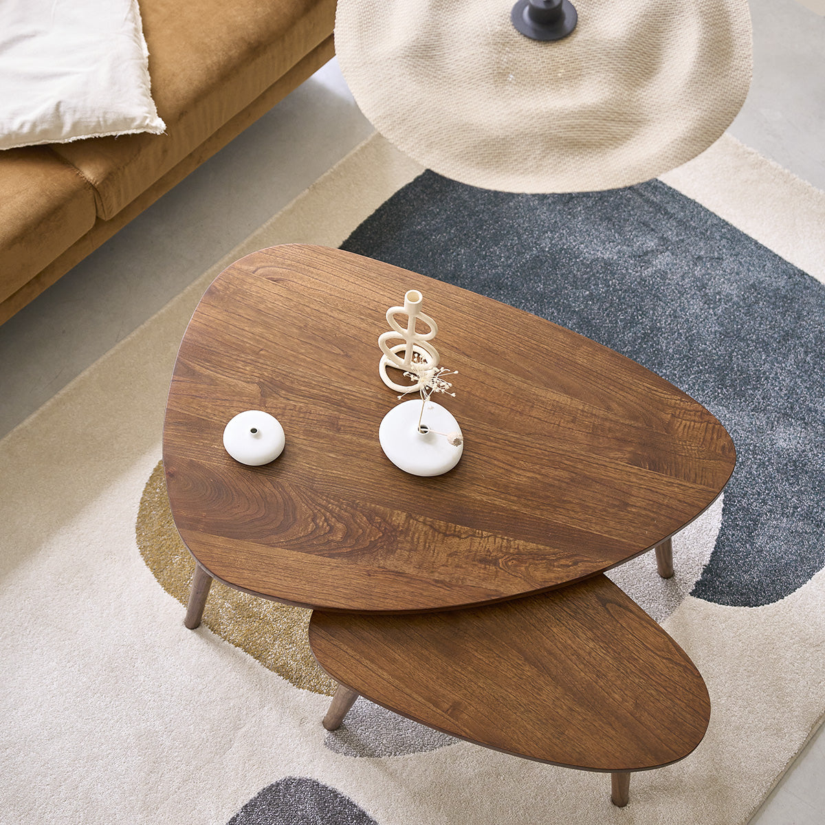 BRUNE - Lote de mesas de centro de mindi macizo acabado nogal