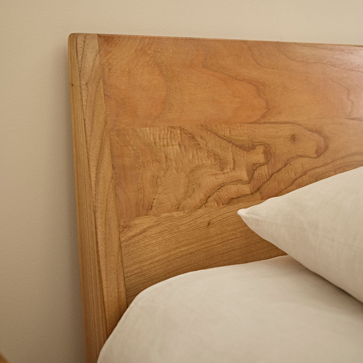 PIA - Cama de mindi macizo 160 cm con somier