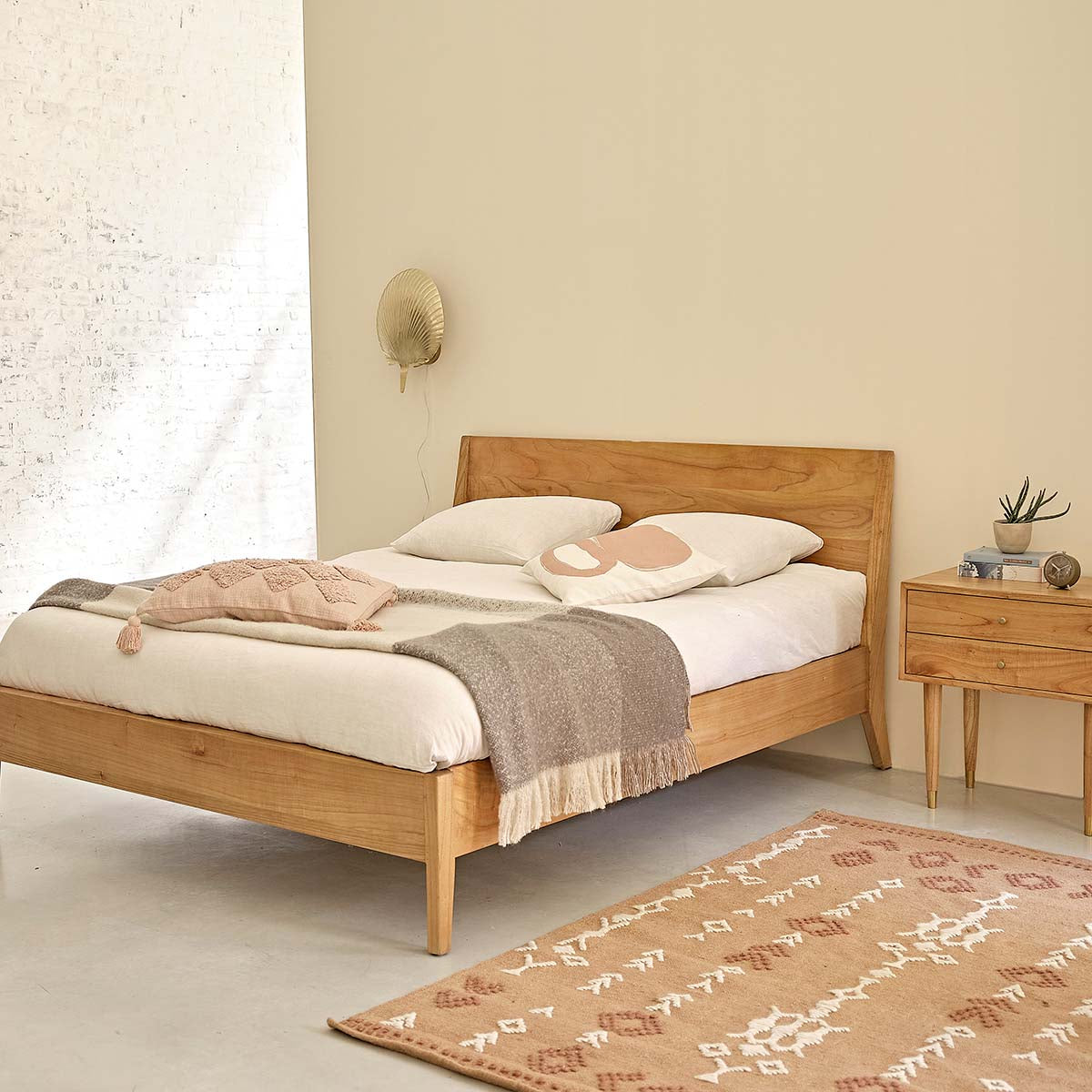 PIA - Cama de mindi macizo 160 cm con somier