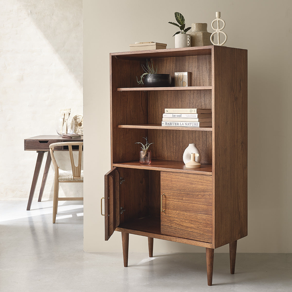 VINTAGE - Librería de mindi macizo acabado nogal 85 cm