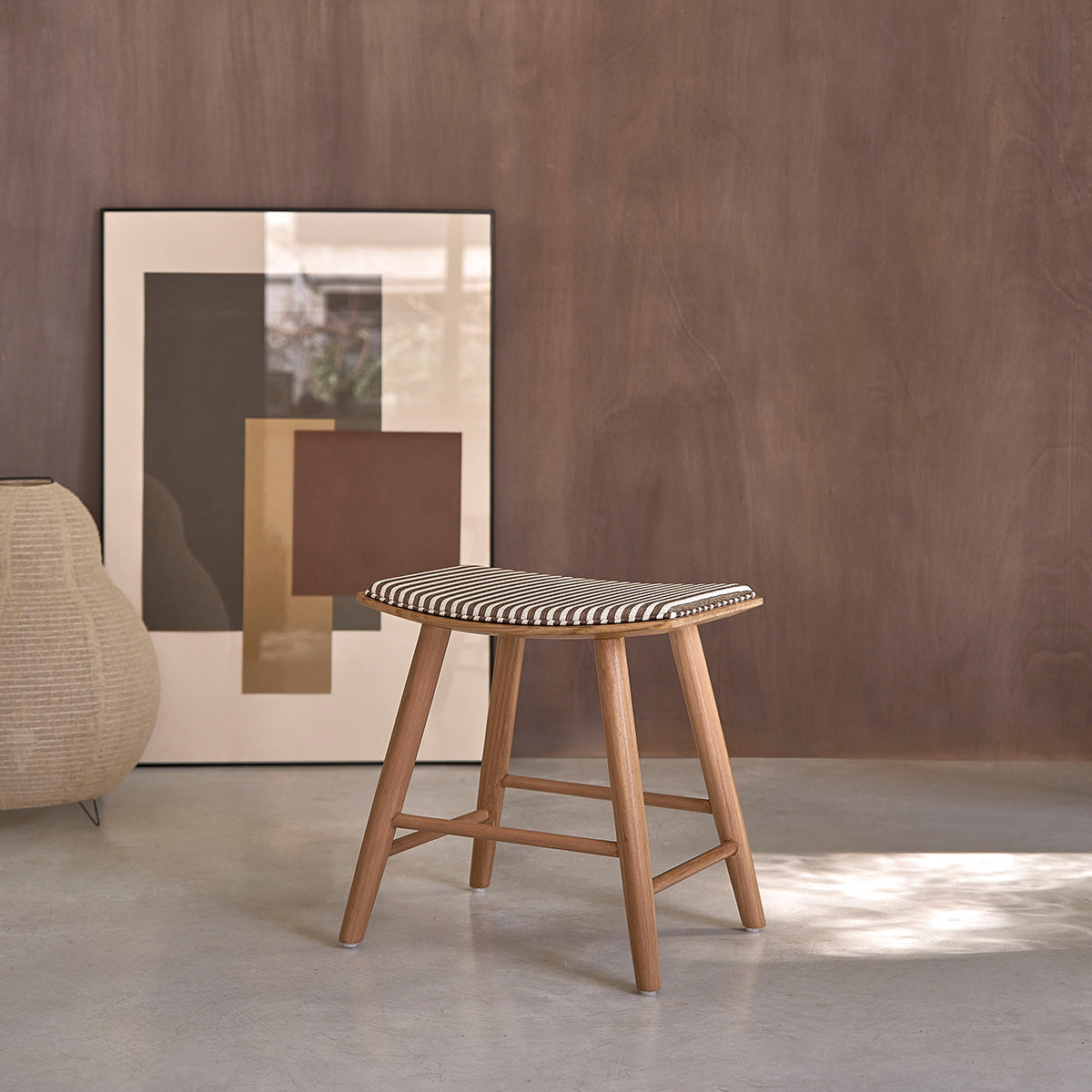 AMBRE - Lote de 2 taburetes de teca maciza con asiento de rayas 45 cm