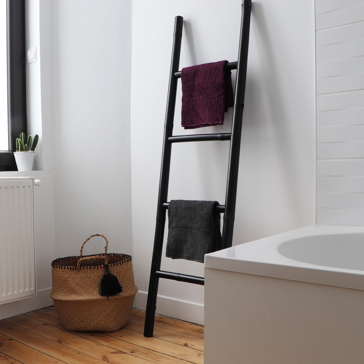 CLARA - Toallero escalera de bambú negro