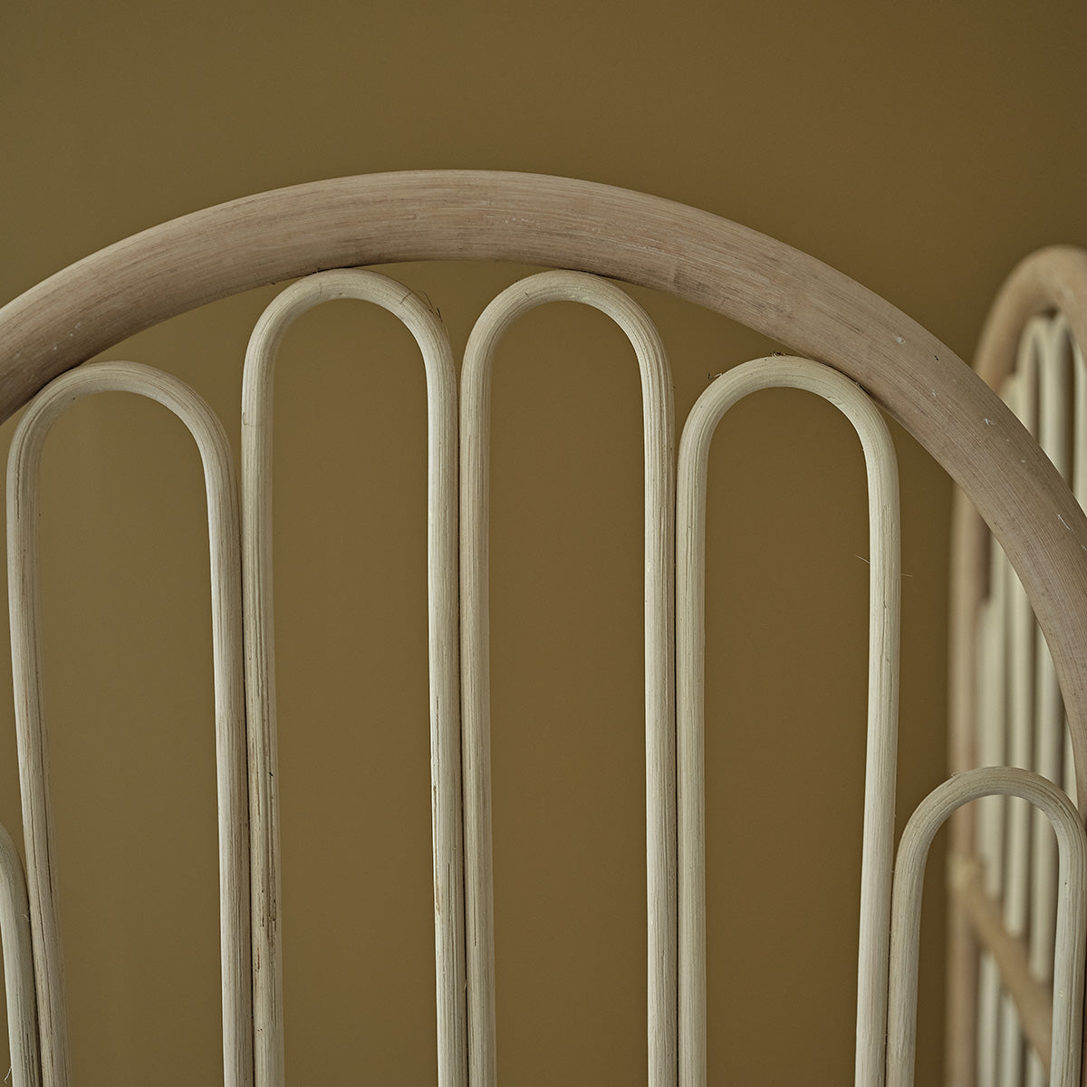 BOHO - Biombo de ratán calado