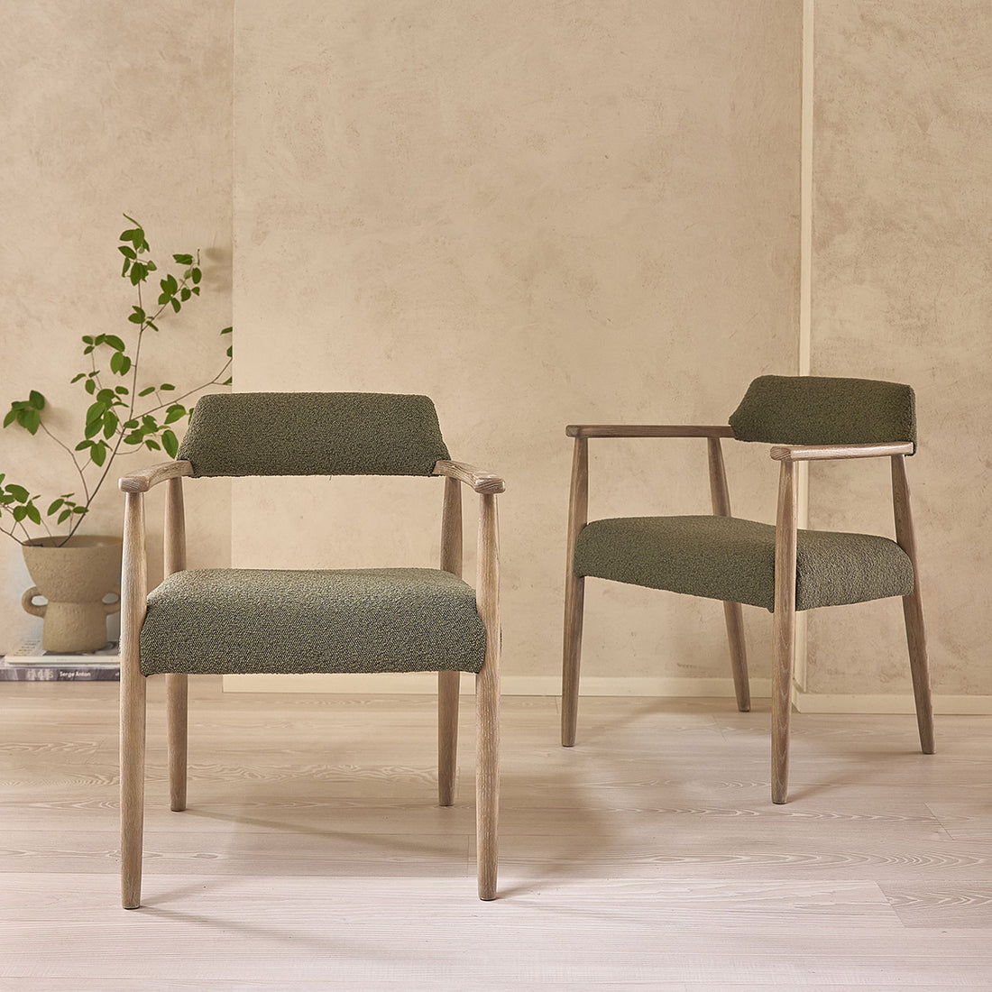 LUISA - Lote de 2 sillas de roble con tela bouclette caqui