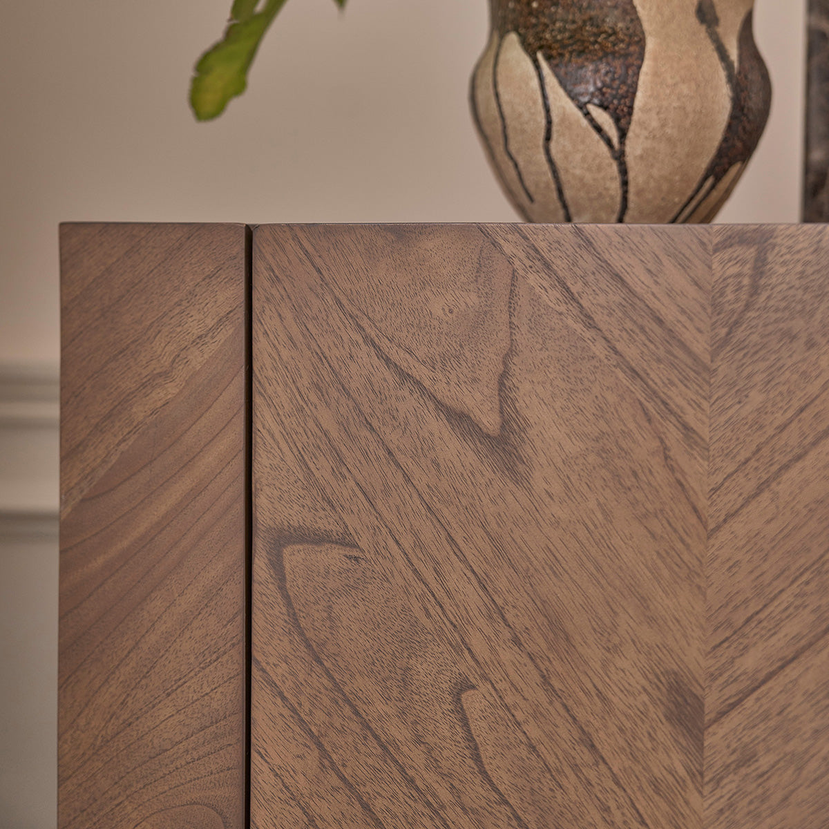 CALIX - Mueble bar de mindi macizo y metal acabado nogal 100 cm