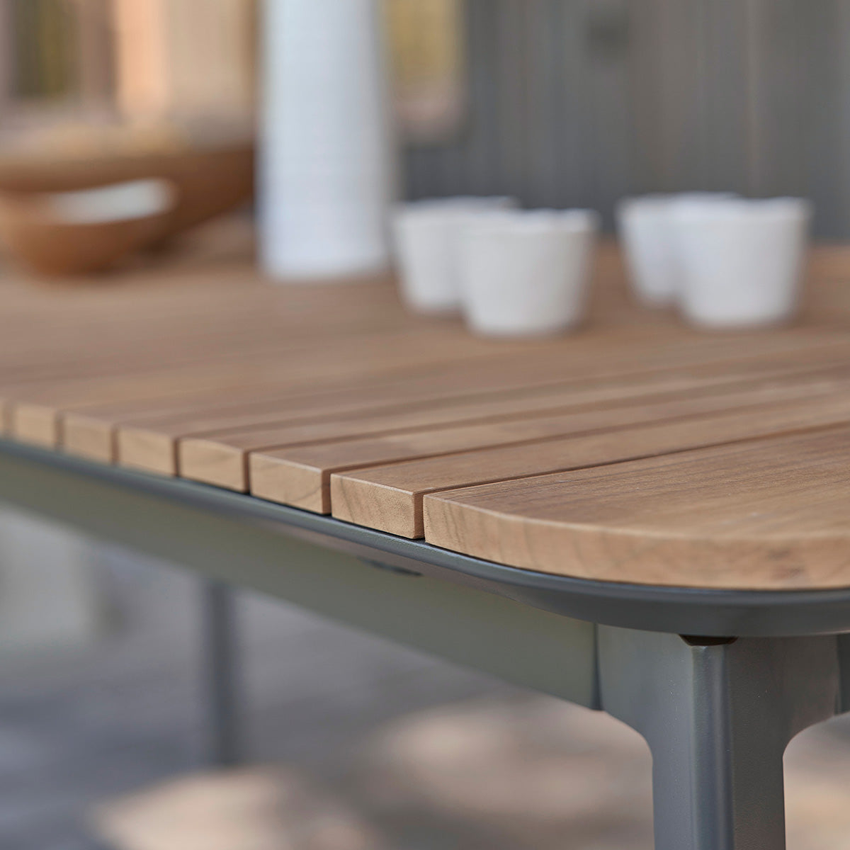 SIENA - Mesa de jardín de teca maciza y aluminio 6/8 personas