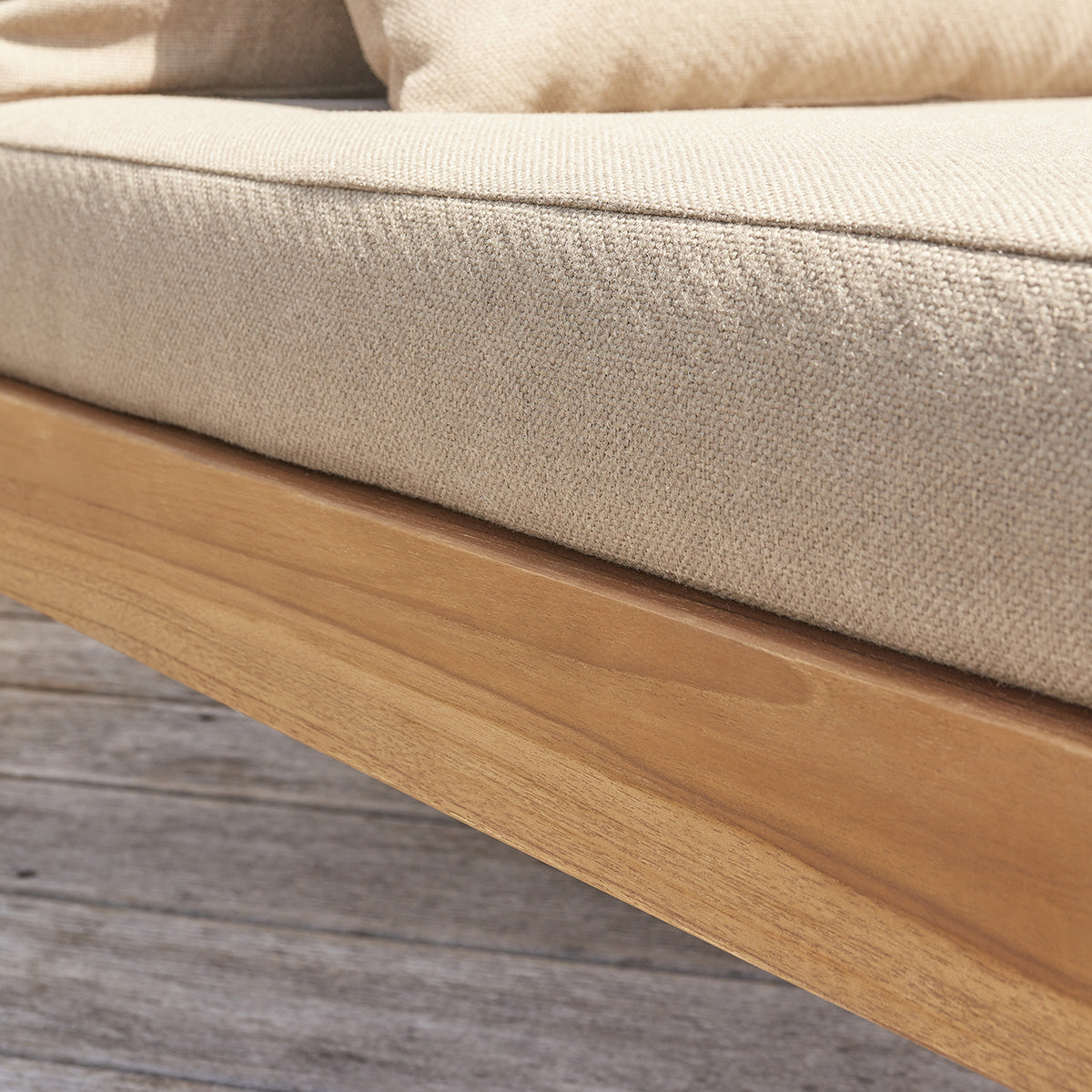 PALMA - Sillón de exterior de teca maciza color topo