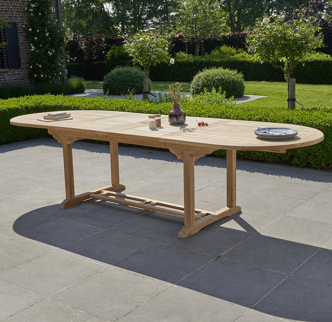 MIDLAND - Mesa de exterior ovalada extensible de teca maciza para 10/12 pers.