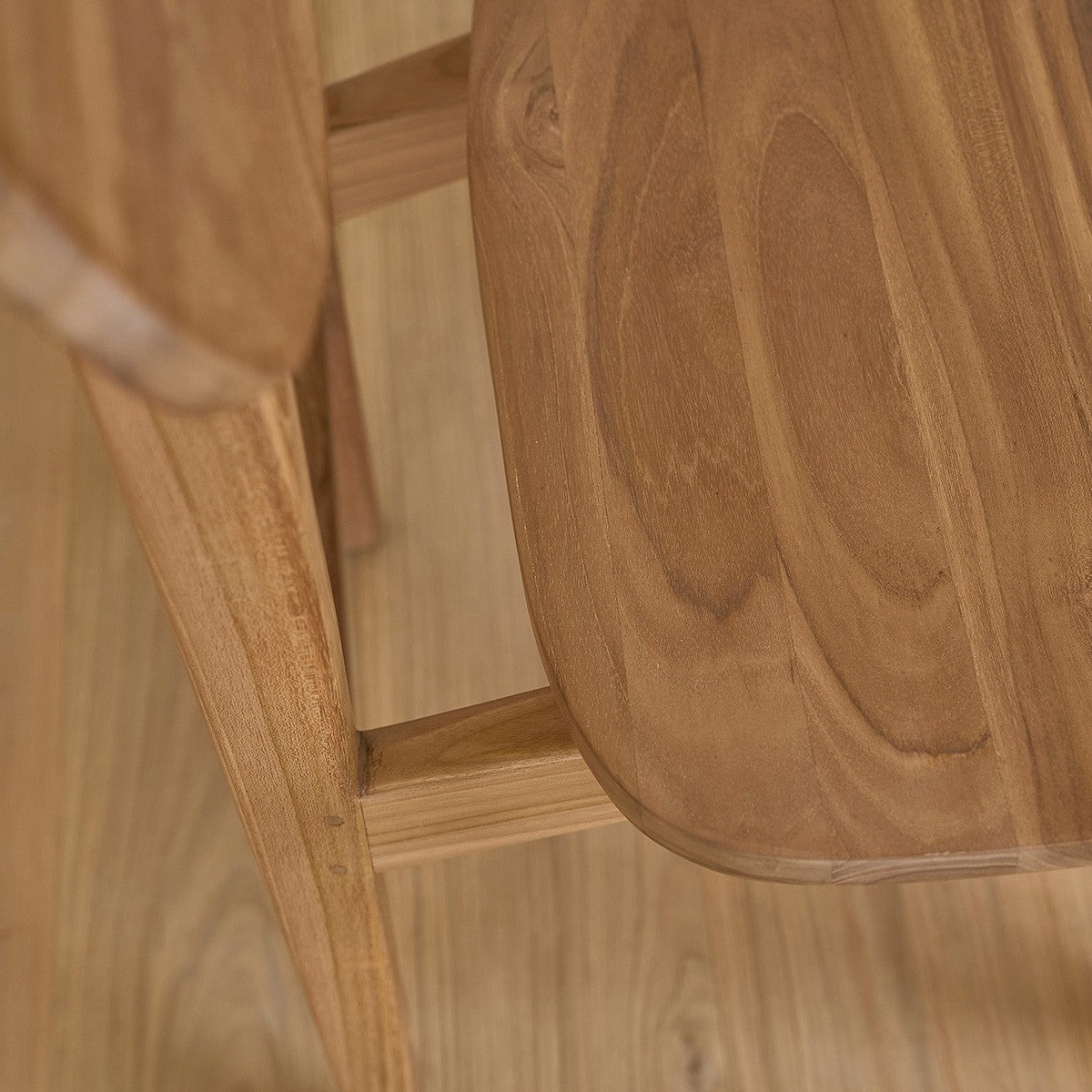 ADELE - Silla de teca maciza