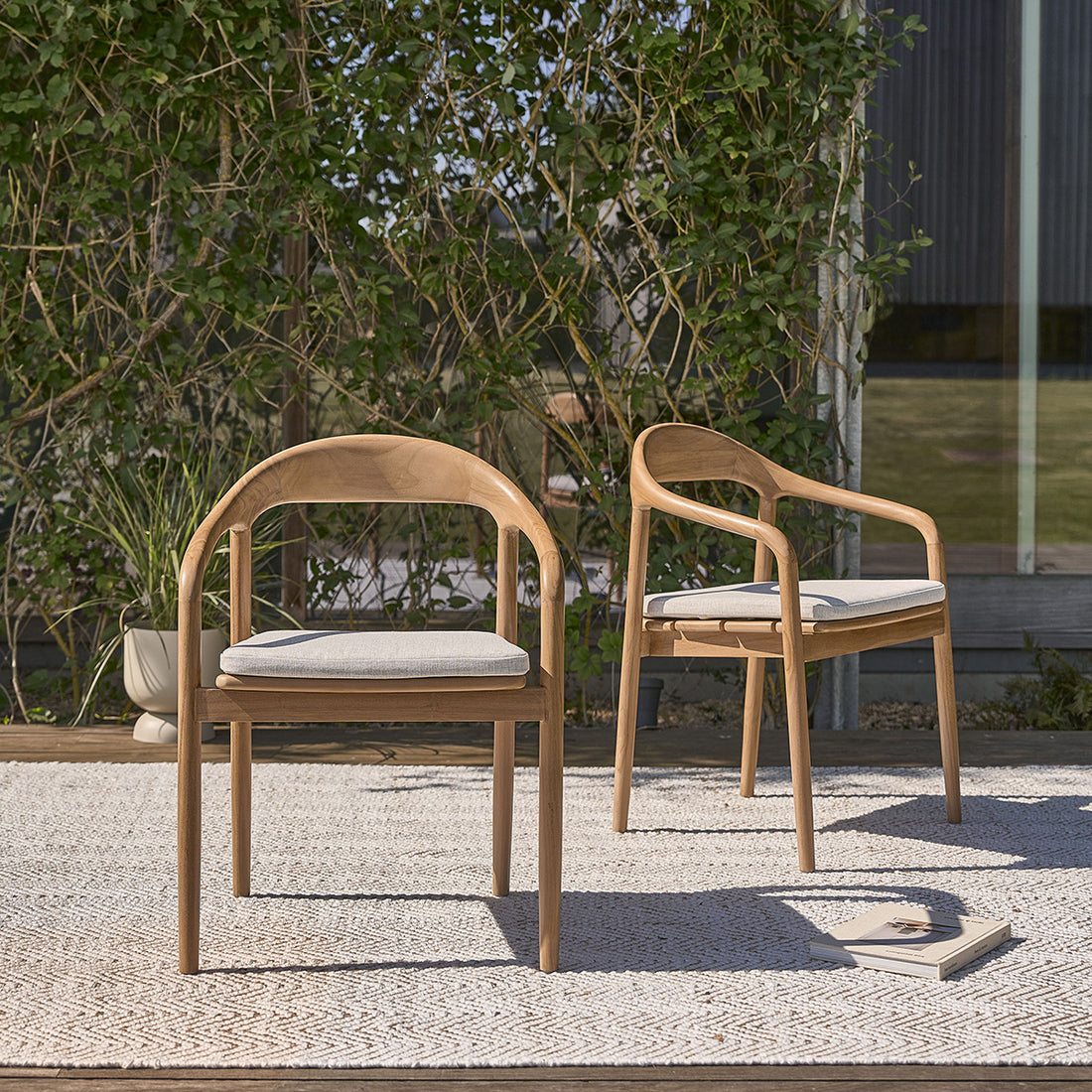 AMBRE - Sillón de jardín de teca maciza (lote de 2)