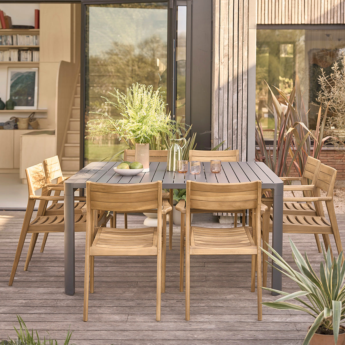 MALTE - Conjunto de muebles de jardín extensibles de aluminio y teca maciza para 6/8 personas