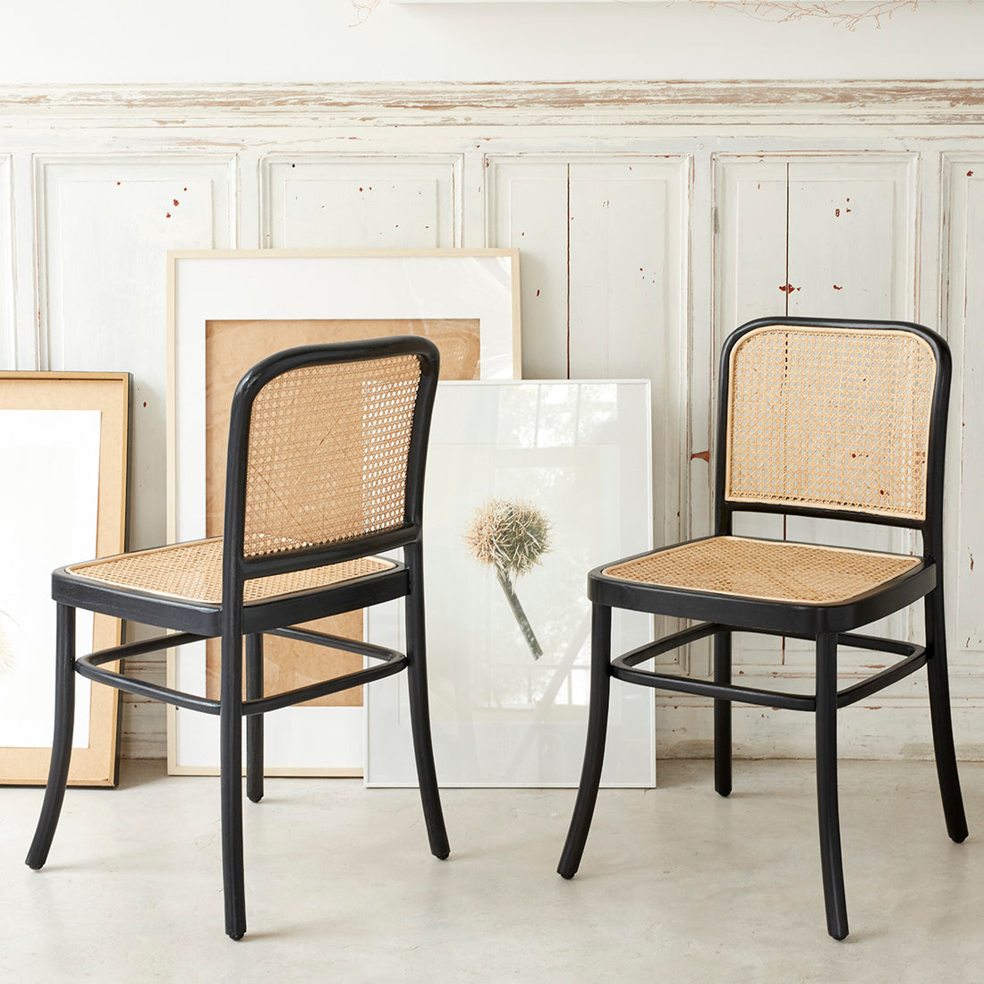 ARON - Lote de 2 sillas de caoba maciza y rejilla