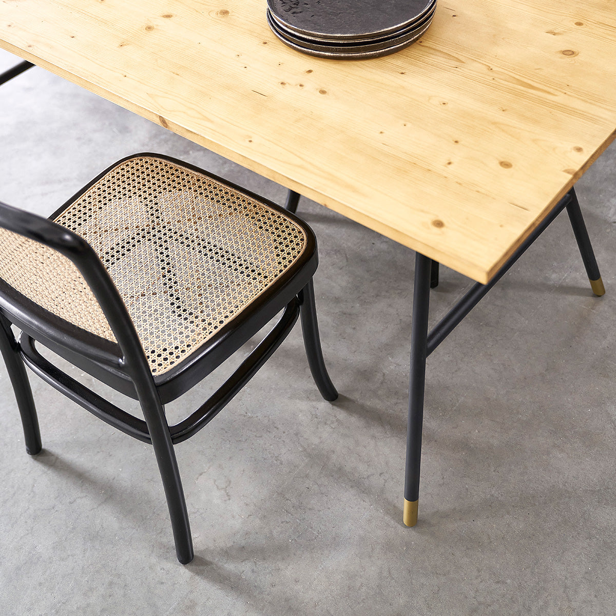 ROBIN - Mesa de pino macizo y metal para 6 pers.